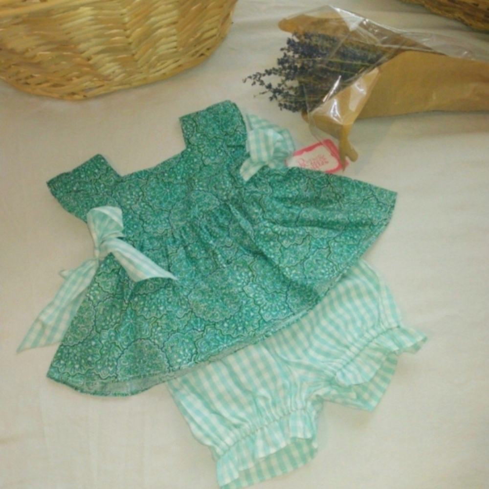 Green Patterned Baby Dress with Bloomers - Picture 2 of 6
